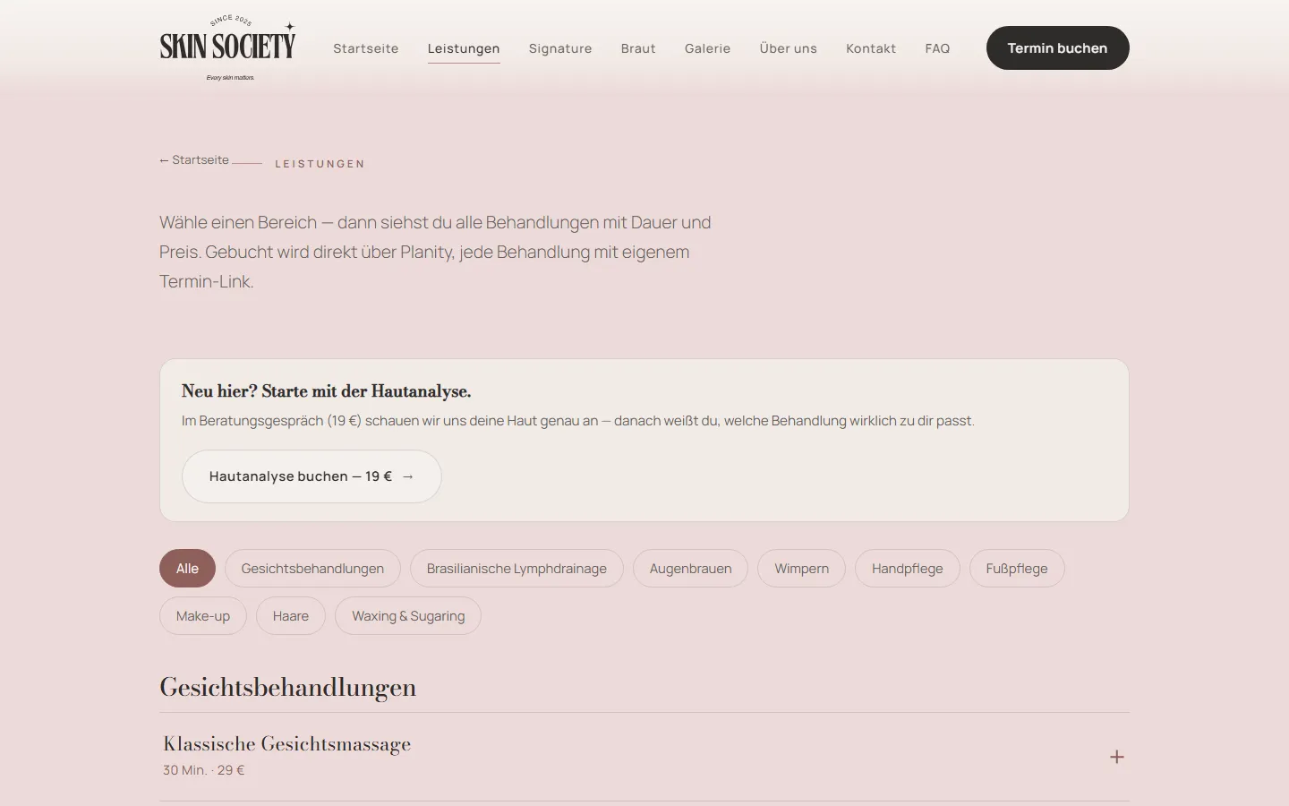 Leistungsseite des neuen Skin-Society-Redesigns mit filterbaren Behandlungs-Kategorien