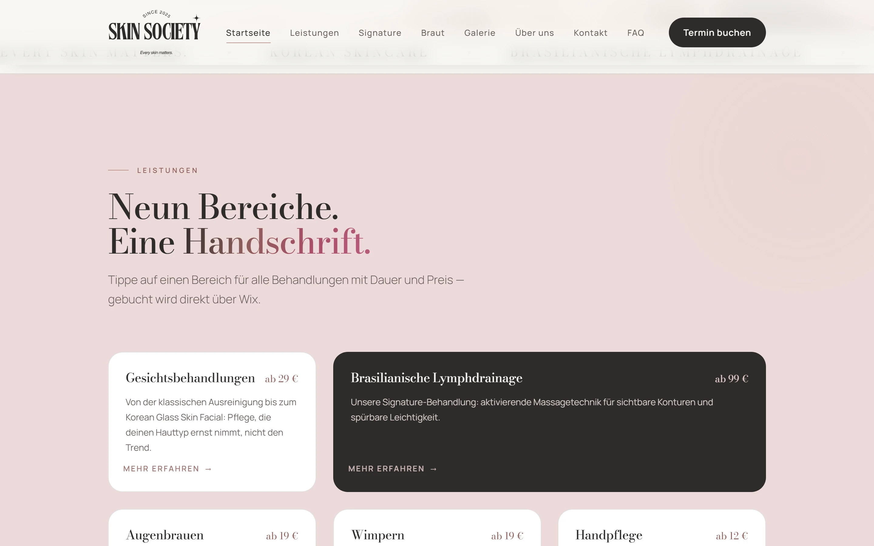 Zweiter Bildschirm der neuen Skin-Society-Startseite: Leistungen-Bento-Grid direkt nach dem Hero